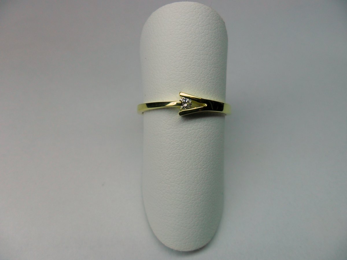 V-Spleet Ring Geelgoud 0.04 crt.